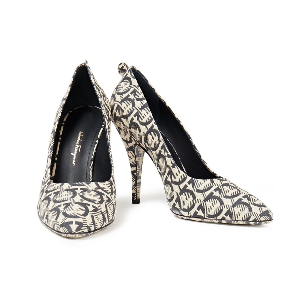 Salvatore Ferragamo heels new in box
